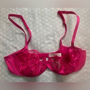 Victorias Secret Very Sexy with out padding push up bra